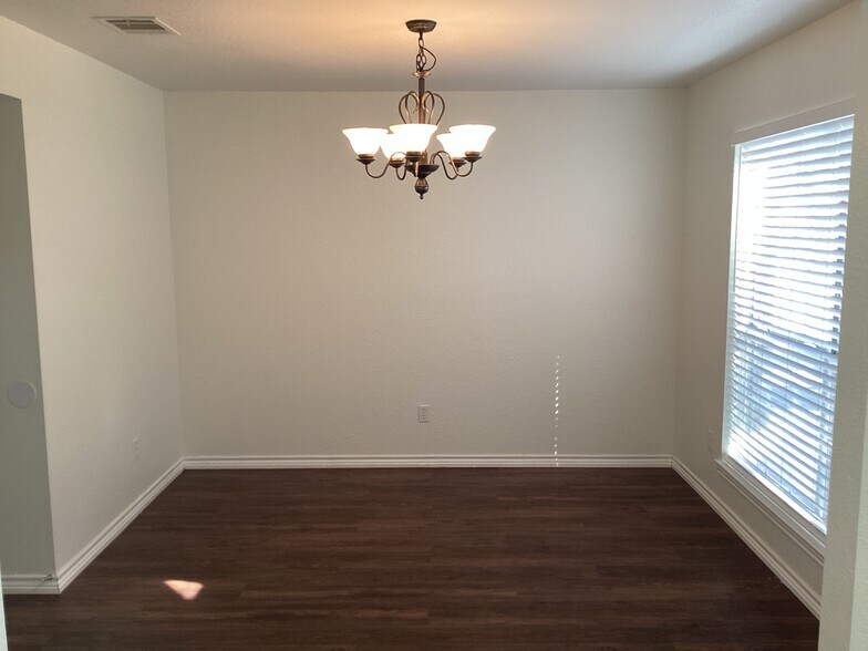 Building Photo - 1704 Gnu Gap