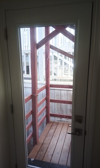 Backdoor 1 - 516 Natoma St
