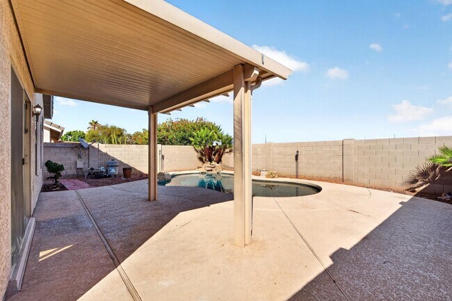 Building Photo - 20415 N 37th Ave