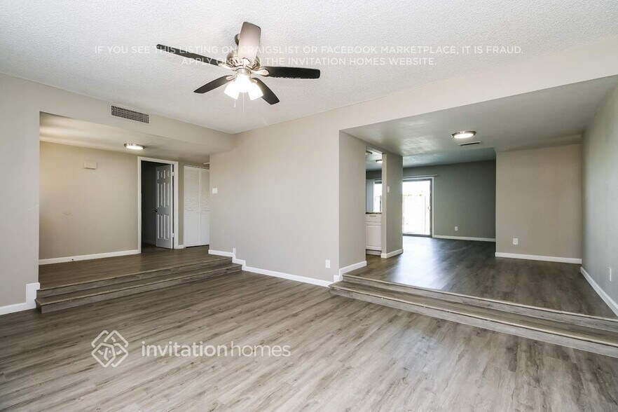 Building Photo - 14851 N 55th Ave