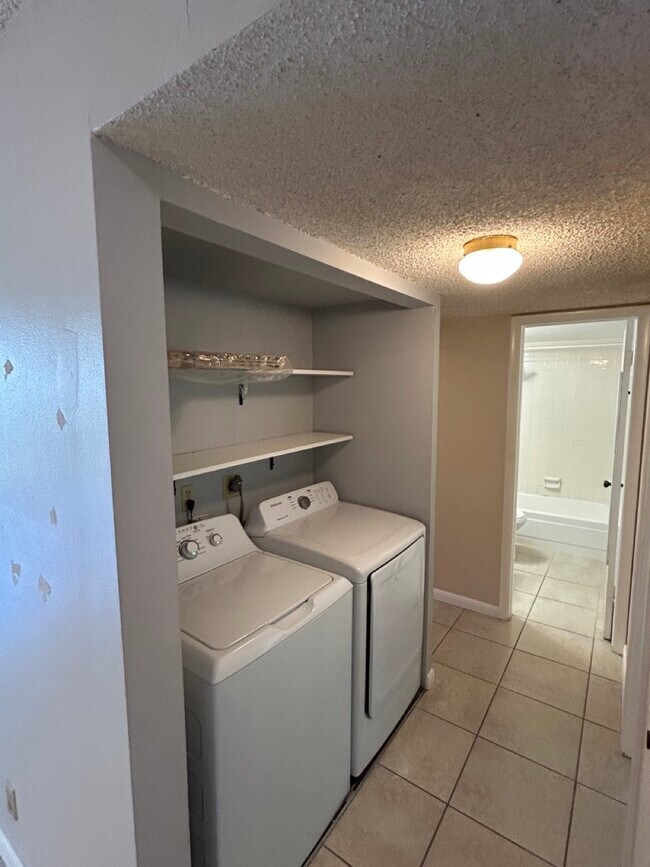 Building Photo - 7173 Orange Dr