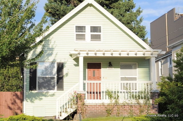 Building Photo - 5624 Brooklyn Ave NE