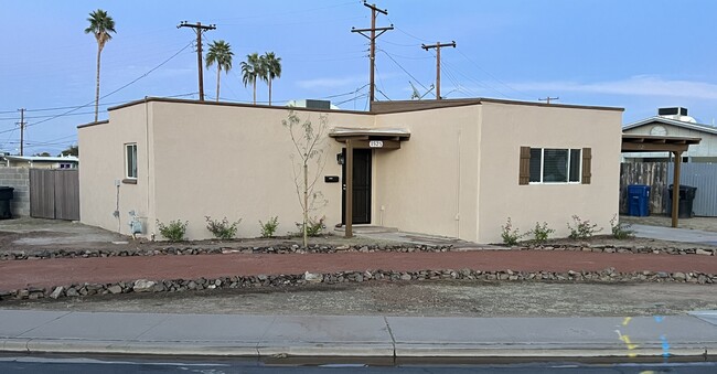 Building Photo - 1525 N Freeman