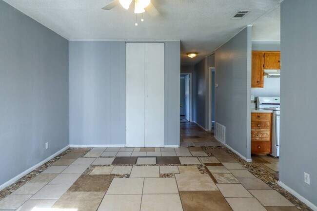 Building Photo - 1309 Greenwood Ave