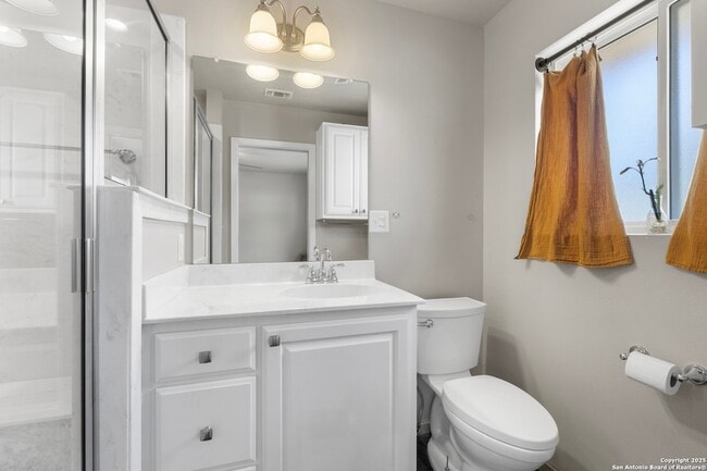 Building Photo - 1228 Rivercrest Dr