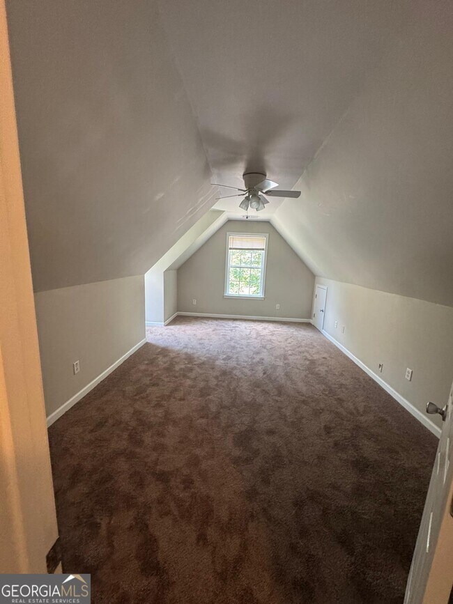 Building Photo - 520 Millbrook Villa Dr