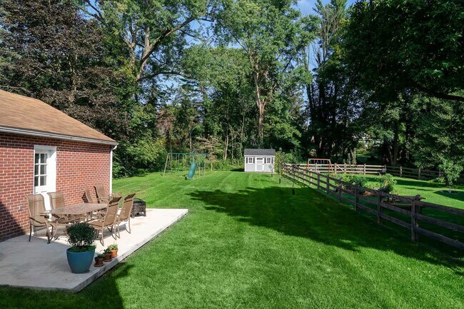 Building Photo - 149 Kready Ave