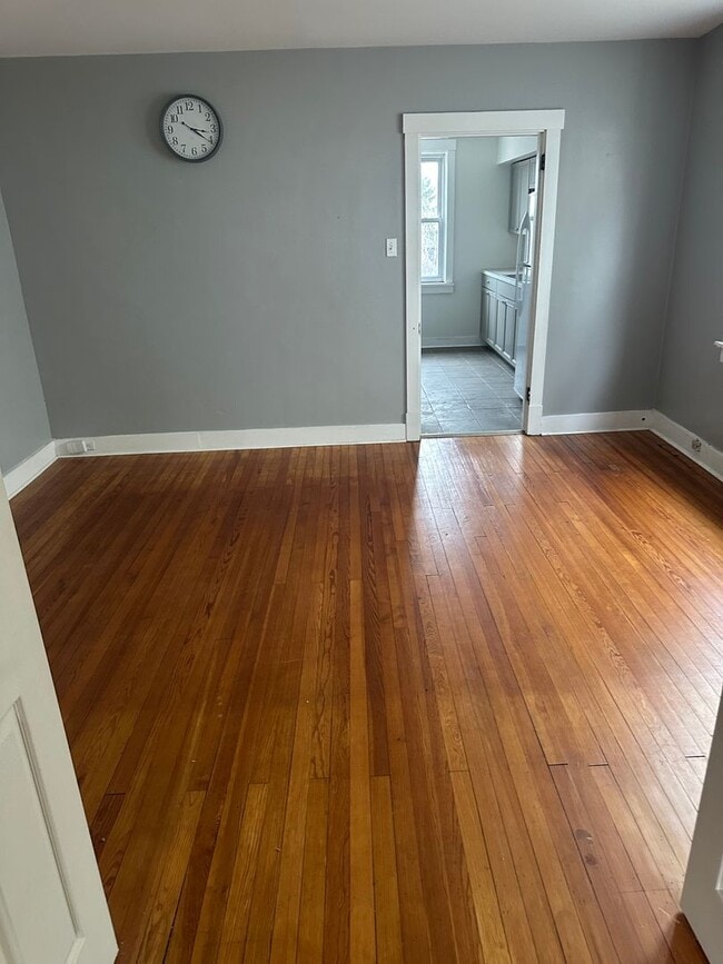 Building Photo - 110 Madeline St