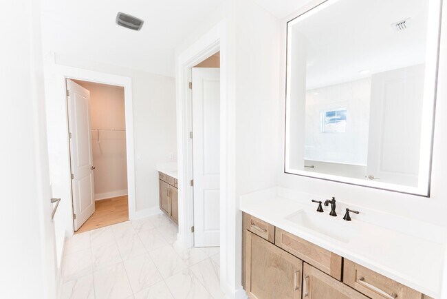 Building Photo - 96569 Bay View Dr