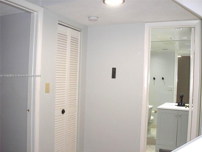 Building Photo - 8129 SW 87th Terrace