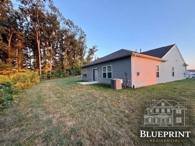 Building Photo - Single story living 2025 build with custom layout and many upgrades! Private backyard! Available ...