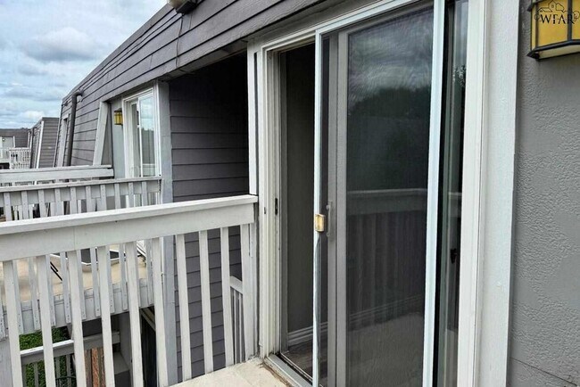 Building Photo - 2612 Southwest Pkwy