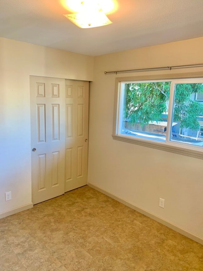 Building Photo - 3 Bedroom / 1 Bath House in Paia town! Walking distance from the beach!