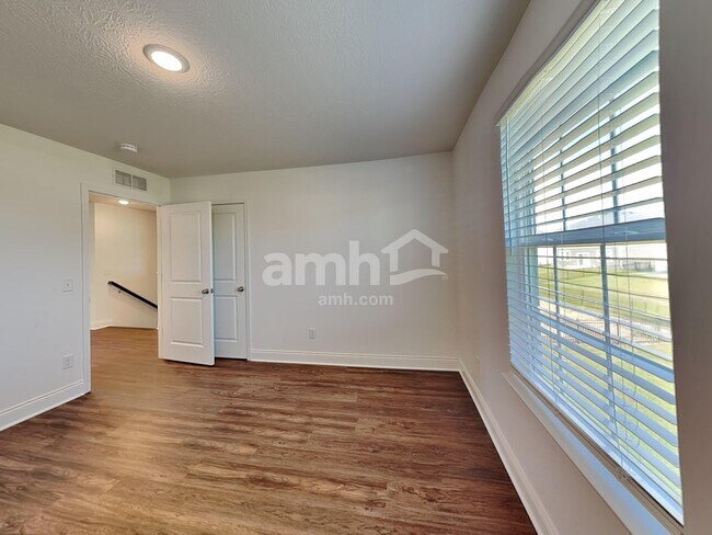 Building Photo - 8300 Northpoint Dr