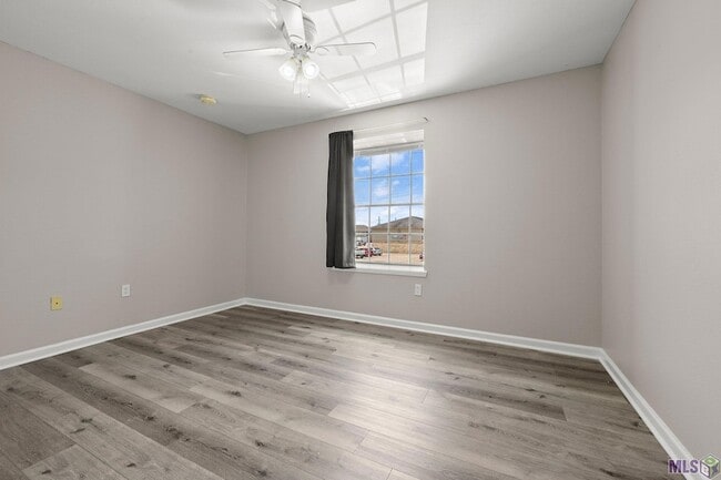 Building Photo - 445 W Parker Blvd