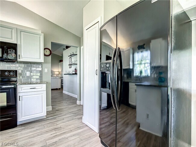 Building Photo - 13633 Admiral Ct