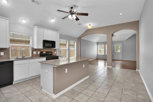 Building Photo - 28234 Sweet Oak Ln
