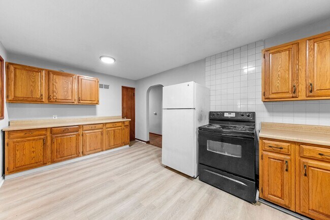 Building Photo - Cozy 3-Bedroom Home in Ferguson – $1,499/m...