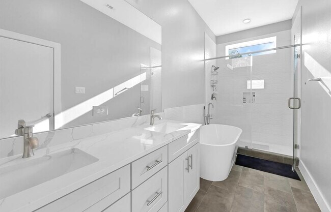 Building Photo - 4215 Hardy St