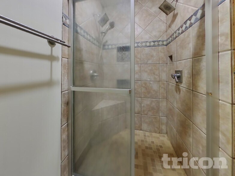 Building Photo - 3909 NW 74th St