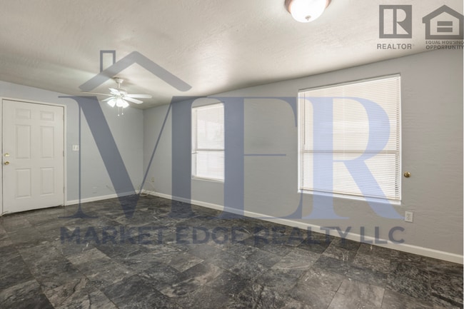 Building Photo - 3Bed/1Bath Home at Mesa/Broadway! $1499 MO...