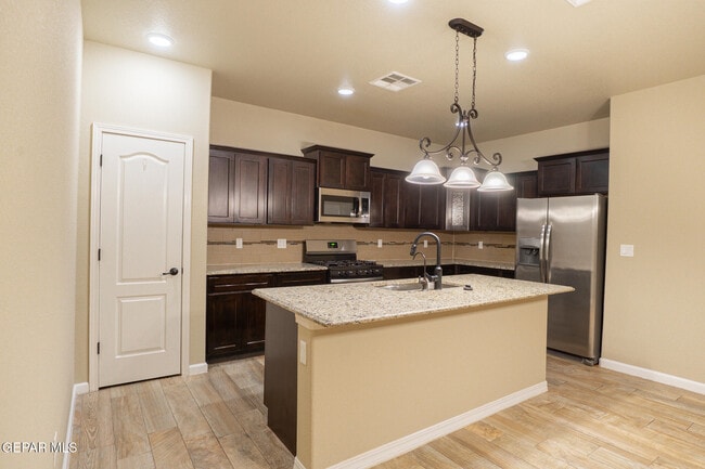 Building Photo - 2032 Thomas Lackland St