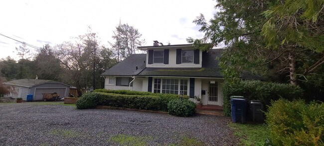 Building Photo - 7611 Bodega Ave
