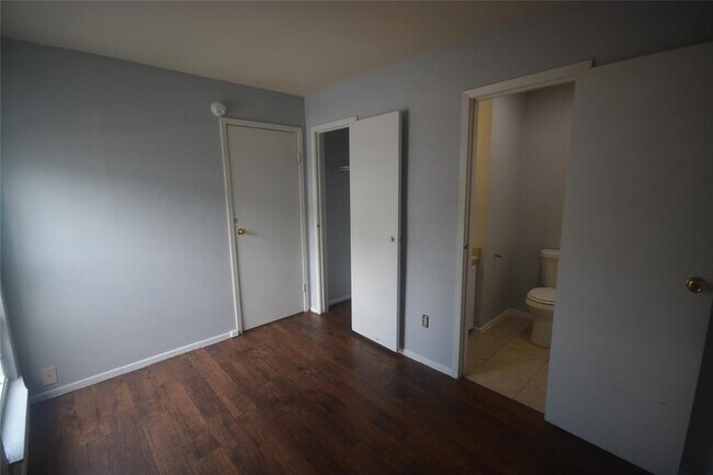 Building Photo - 8731 Village of Fondren Dr