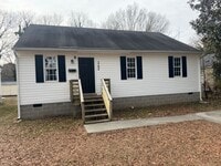 Building Photo - Rancher style home