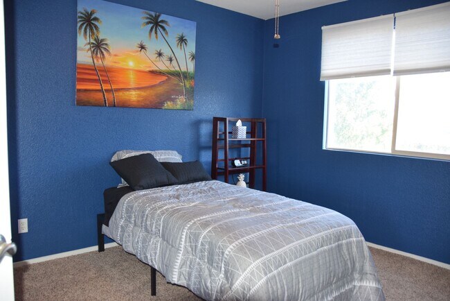 Building Photo - 8765 Country Pines Ave