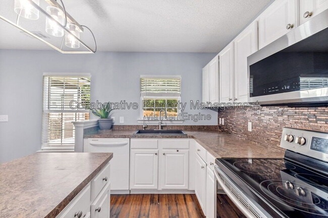 Building Photo - 215 Tigers Paw Dr