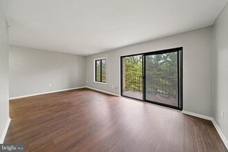 Building Photo - 6934 Hanover Pkwy