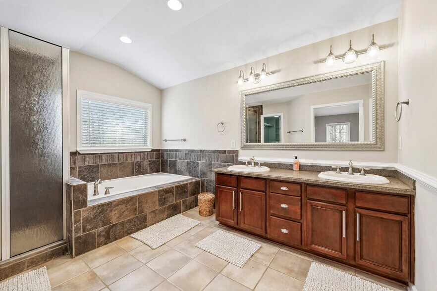 Building Photo - 3394 Pendley Rd