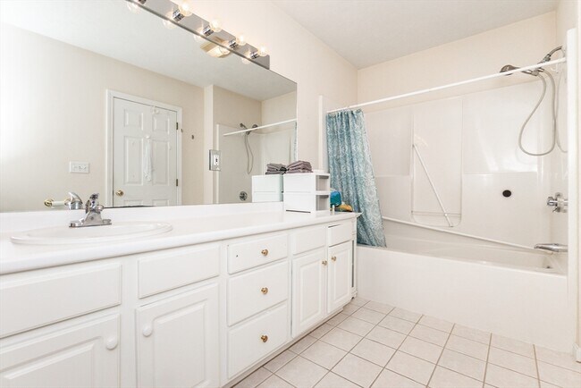 Building Photo - 37 Augusta Way