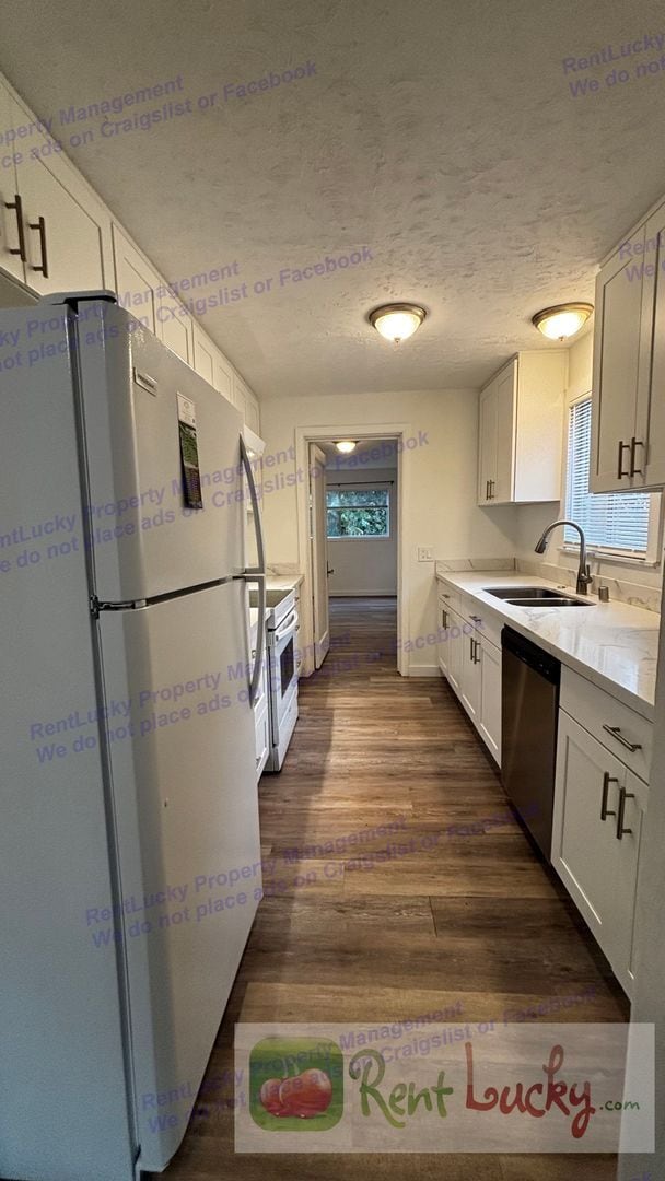 Building Photo - 2BR/2BA Home in Maple Leaf – Amazing Finished Attic + Driveway Parking