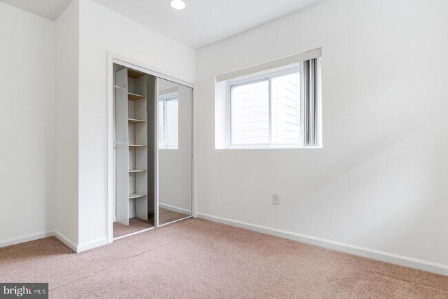 Building Photo - 227 E Girard Ave