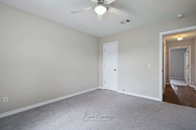 Building Photo - 2100 Blue Wind Dr