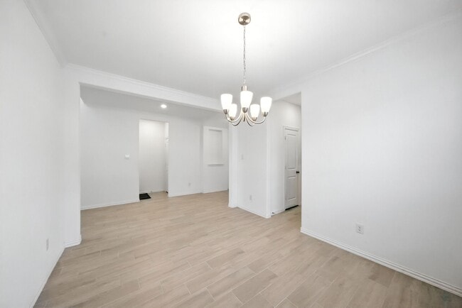 Building Photo - 15011 Old Horseshoe Lake Dr