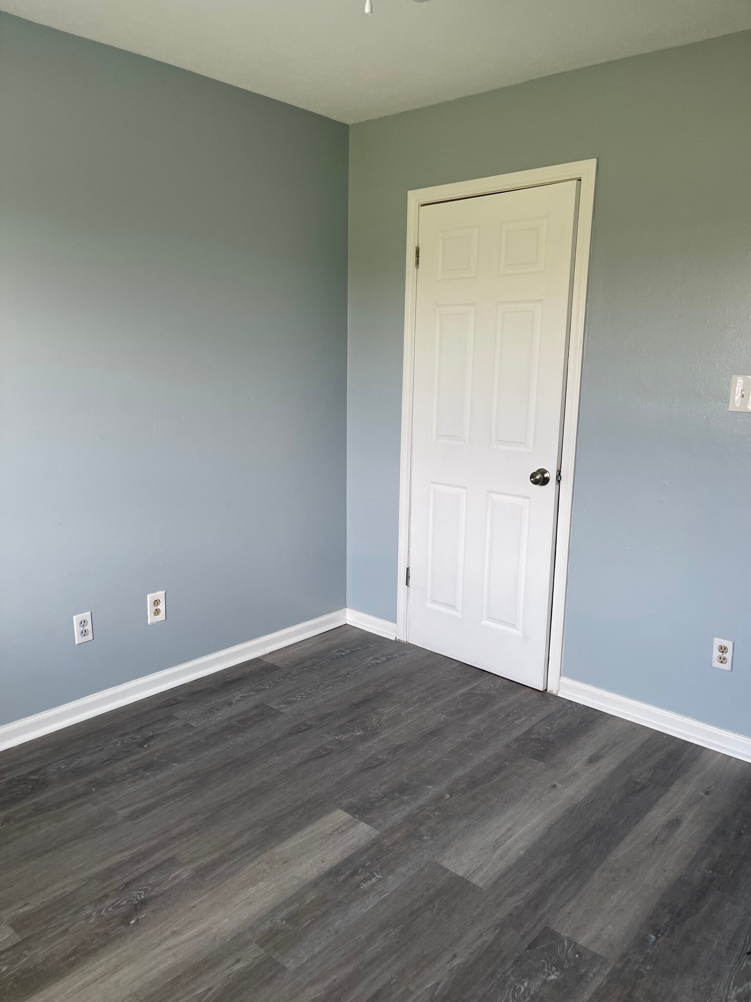 Building Photo - 35 N Idlewild St