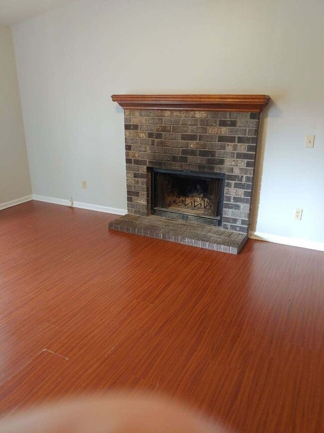 Building Photo - Dorchester Distict II Duplex