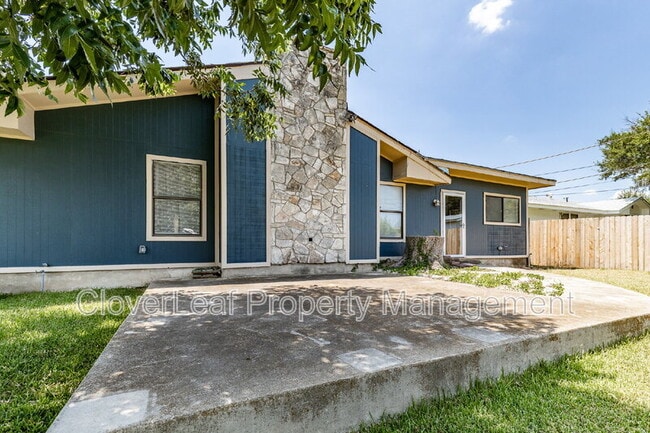 Building Photo - 3503 Clearfield Dr