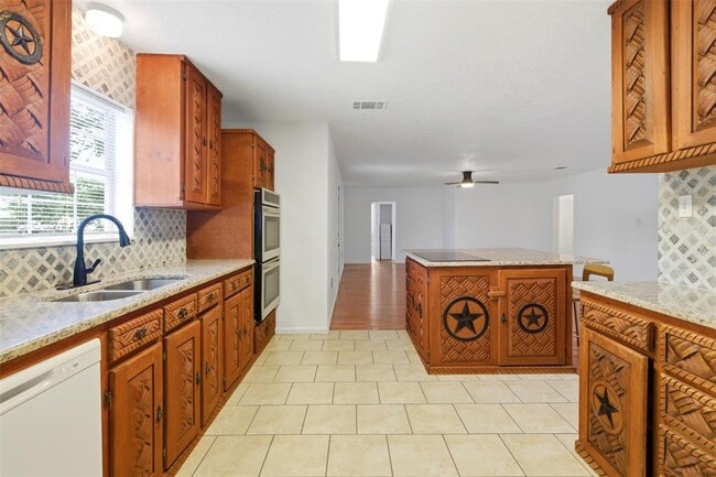 Building Photo - 206 Oscar St