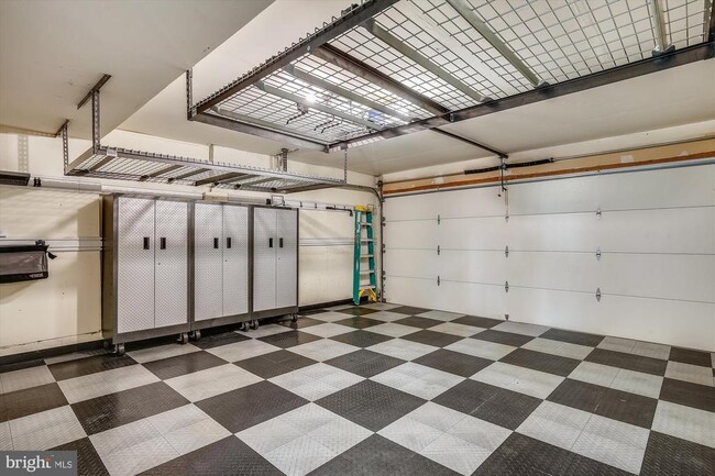 Building Photo - 707 Hawkins Way