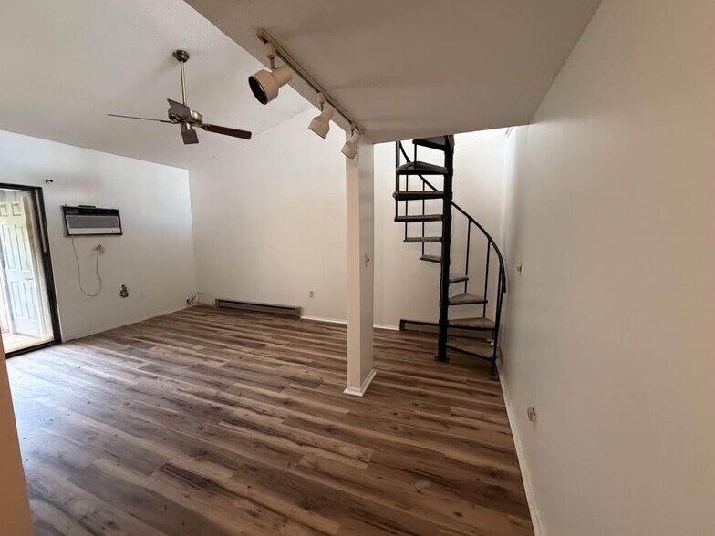 Building Photo - 270 Burgundy Hill Ln