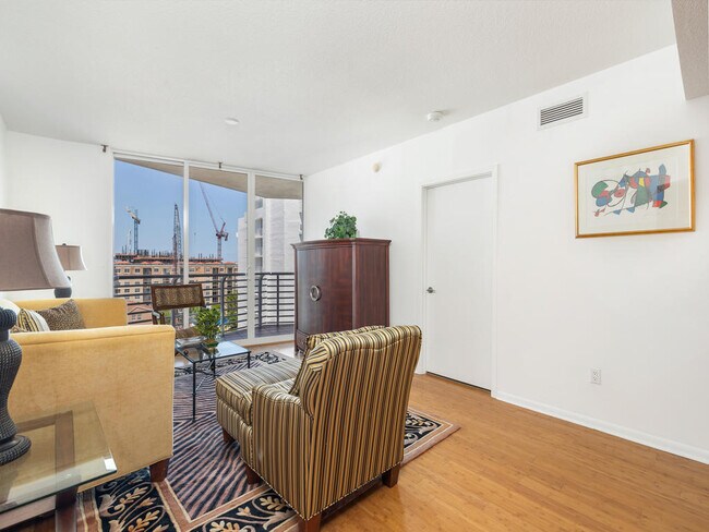 Building Photo - 1551 N Flagler Dr