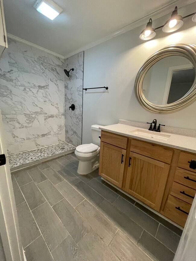 Building Photo - Completely Remodeled Home in Queensborough