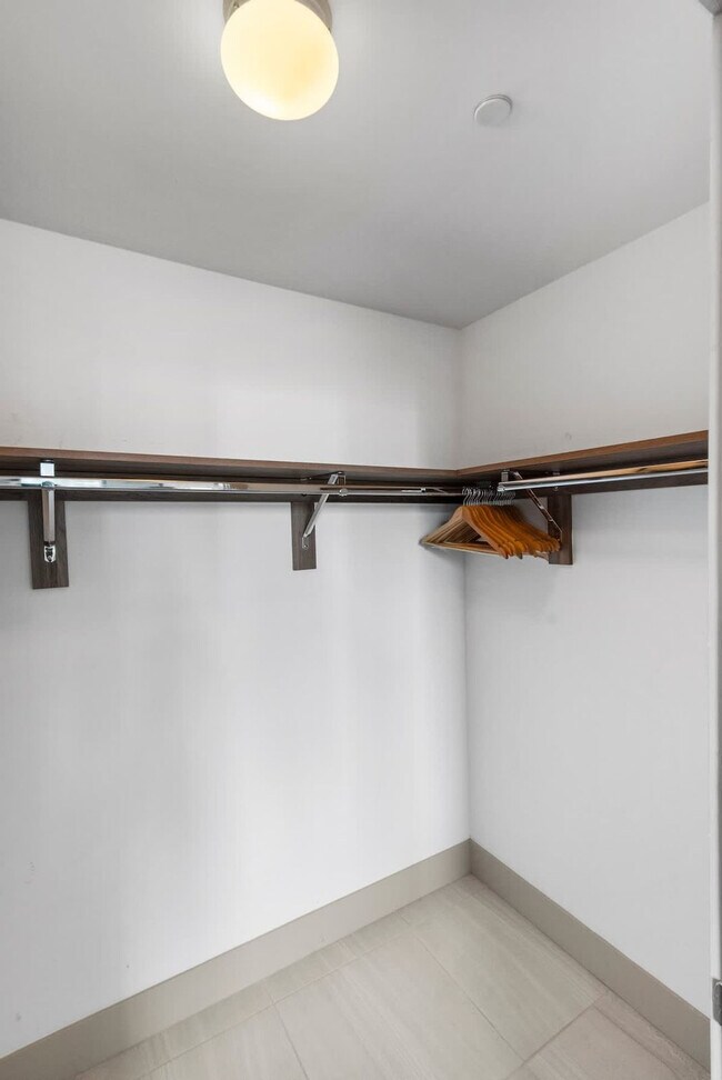 Building Photo - 298 SE 2nd Ave