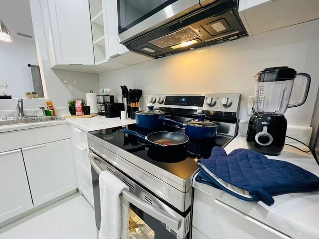 Building Photo - 1170 NW 142nd St