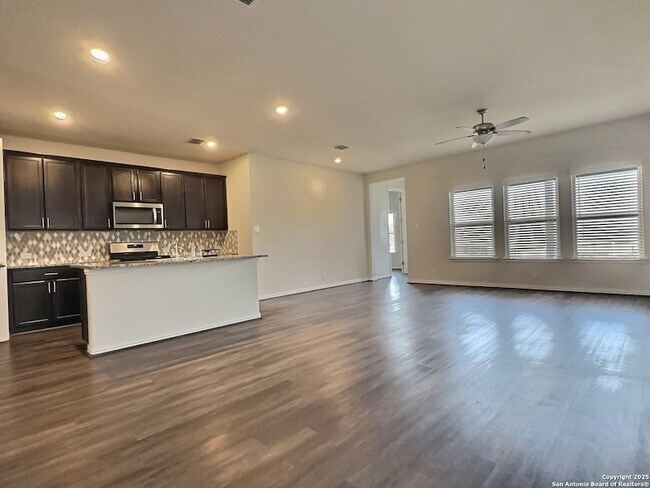 Building Photo - 6702 Encore Oaks