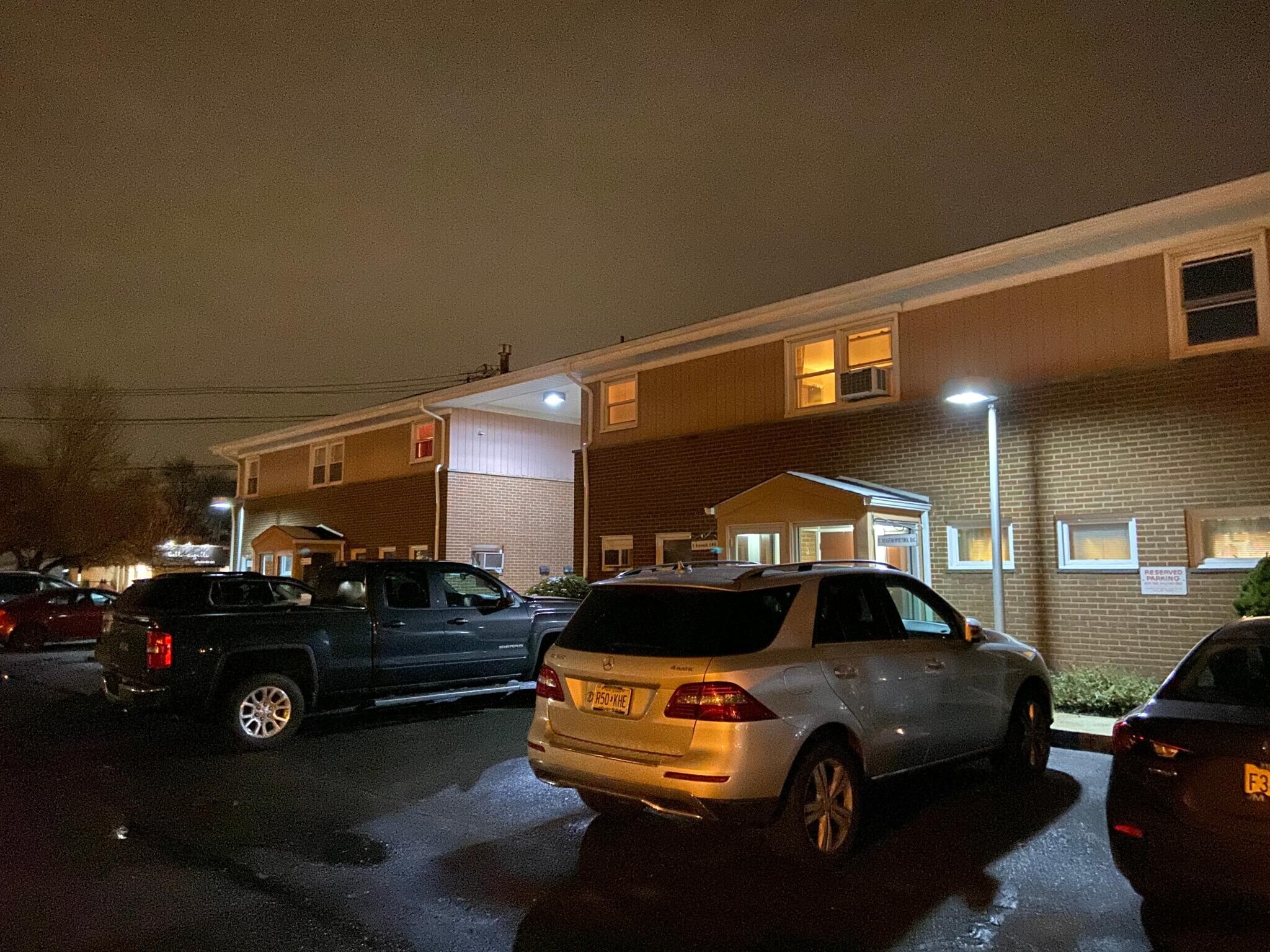 Building Photo - 1115 Raritan Rd